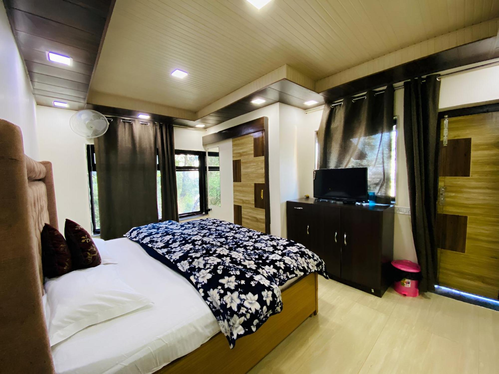 Rudhraksh Villa 4Br- Perfect Vacay Villa 穆索里 外观 照片